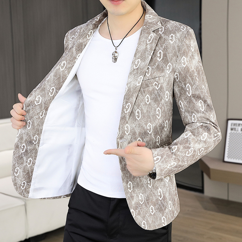 Men'S Formal Wear In Winter - เสื้อเบลเซอร์ผู้ชายแฟชั่นฤดูใบไม้ร่วง/ฤดูหนาวปี 2026 สำหรับงานแต่งงานกลางแจ้ง ทรงเข้ารูป พิมพ์ลายตัวอักษร สไตล์ลำลองแบบเกาหลี